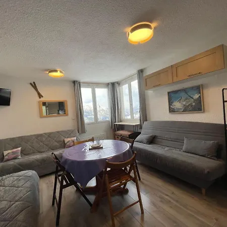 Renove Avec Acces Direct Aux Pistes, Bien Equipe - Fr-1-165a-169 *